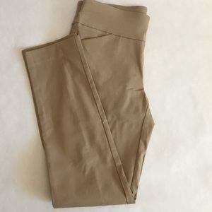 NWOT Jones Studio Khaki Pants